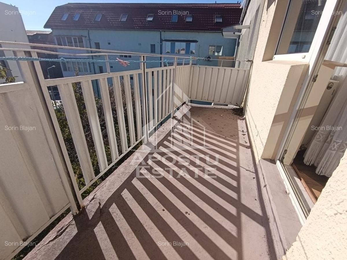 Apartament 3 camere, 2 balcoane, 2 bai, Bd.Dambovita. COMISION 0% - 9