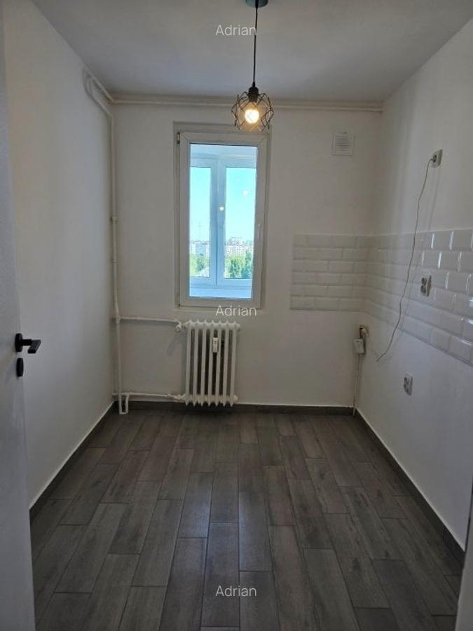 Ramnicul Sarat, piata Bobocica, chiar pe Nicolae Pascu, - 2