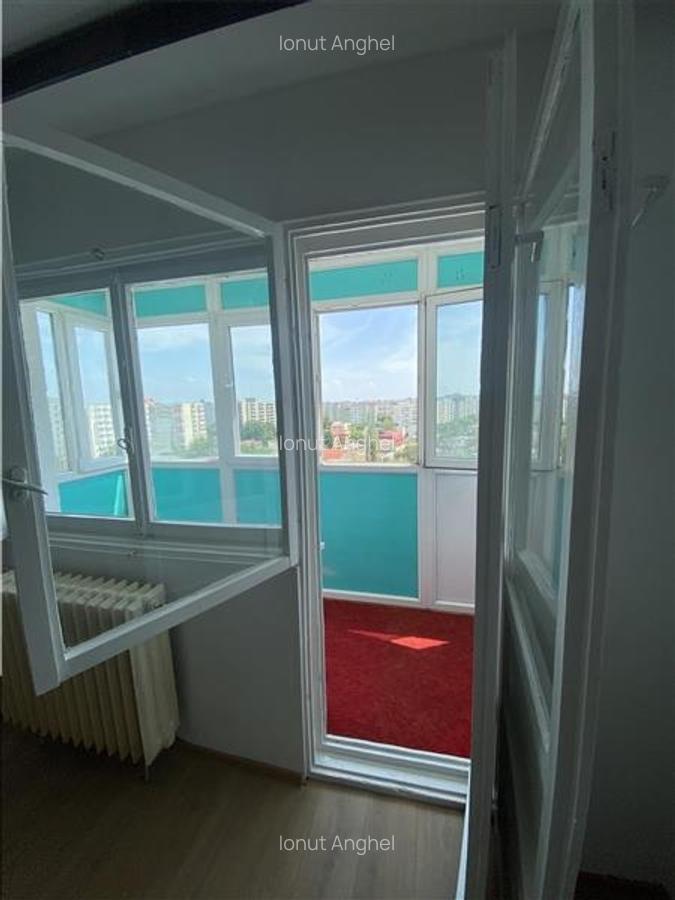 Apartament cu 3 camere decomandat în Tei - 8