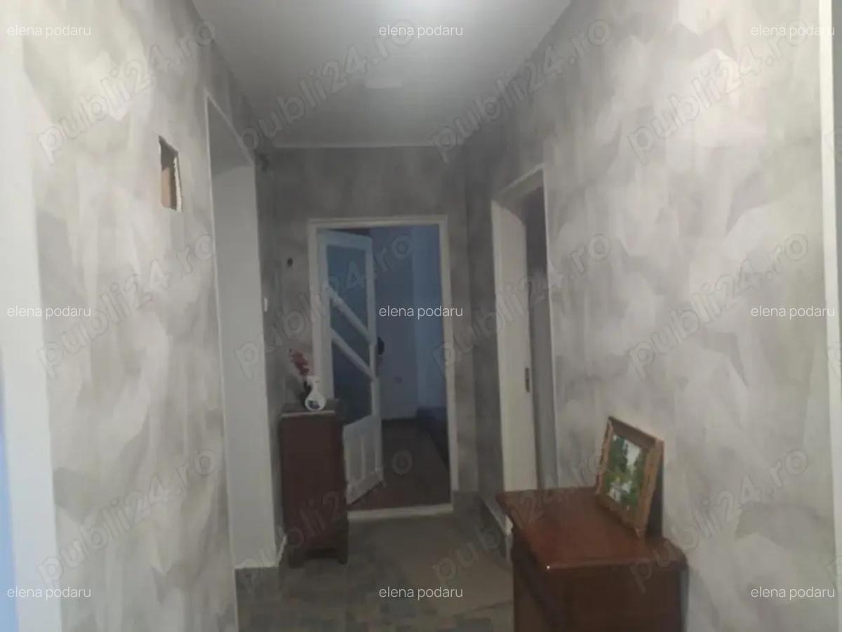 Vand apartament 2 camere decomandat parter inalt cu boxa Orasul Vulcan - 5