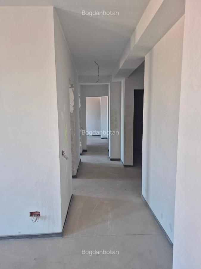 Apartament 3 camere, ultracentral, Oradea, strada Avram Iancu - 10