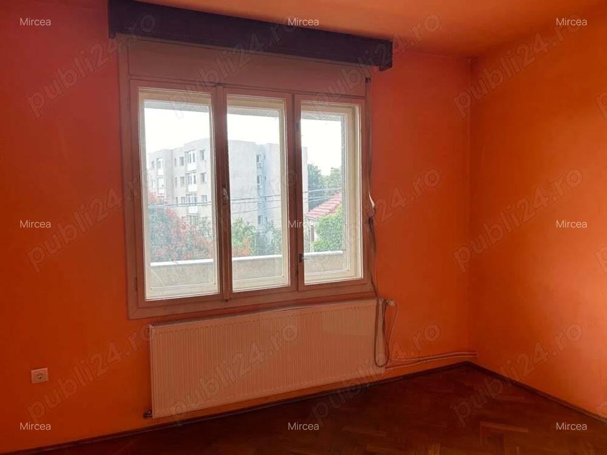 Vand imobil mare P+2,in Mun.arad,str,Poetului, st,461 mp,sc.386 mp. - 14 Vand imobil mare P+2,in Mun.arad,str,Poetului, st,461 mp,sc.386 mp. - 14