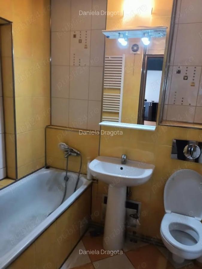 Apartament 3 camere,  decomandate,  zona Central - 6