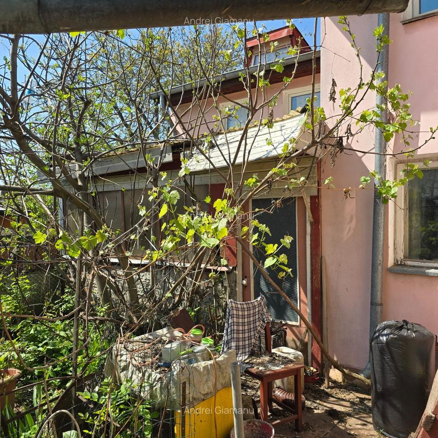 Casă de vânzare Sector 2 -  Langa Lac Plumbuita – 4 camere - 2 băi- teren 310 mp - 6