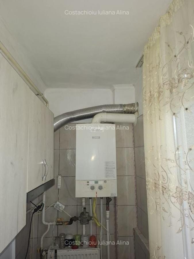 Apartament 3 camere,etaj 3/3,  renovat,65000 euro neg, Policlinica 2 - 8