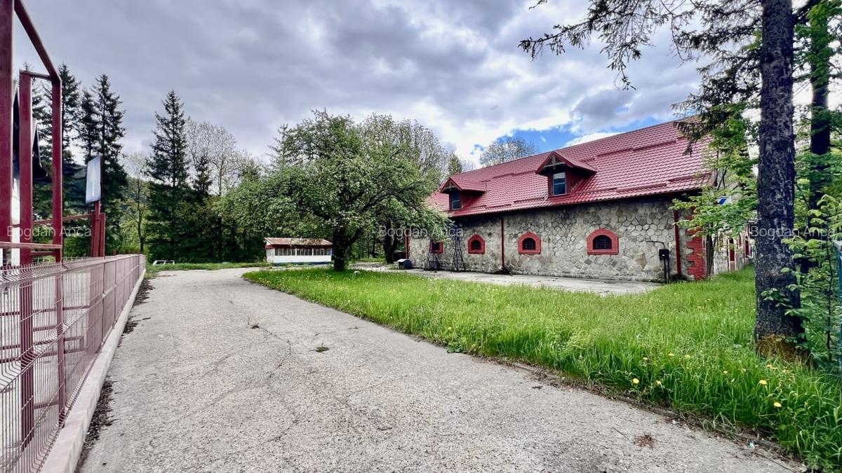 Imobil cu valoare istorica in Busteni - Poiana Țapului | Teren 1.717 mp la DN1 - 1