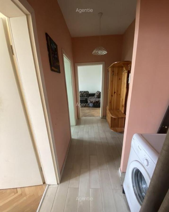 2 camere de vanzare Dacia - 1