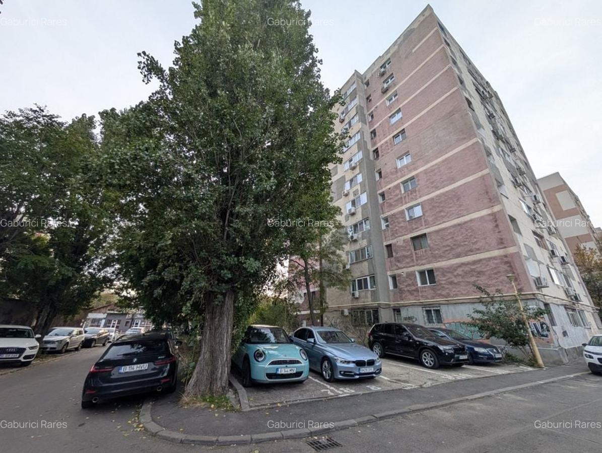 3 Camere Giulești, 60mp, Vedere Panoramică, Total de Renovat - 32 3 Camere Giulești, 60mp, Vedere Panoramică, Total de Renovat - 32