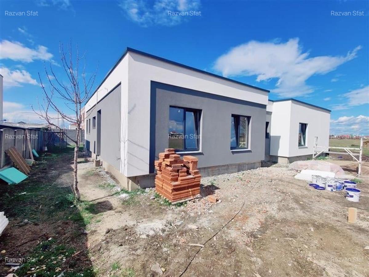 Casă cu 3 camere în Moșnița Nouă - 2