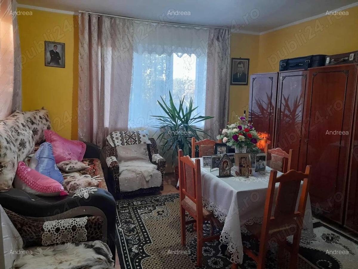 Casa de Vanzare Locuibila - 8