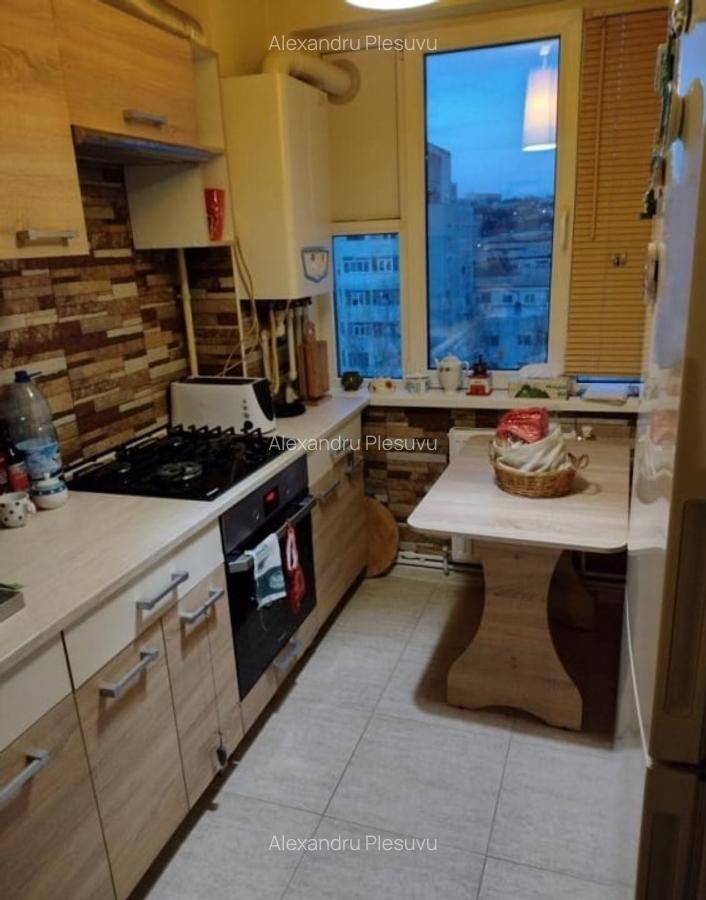 DE VANZARE-APARTAMENT 4 CAMERE-ALEXANDRU CEL BUN - 3