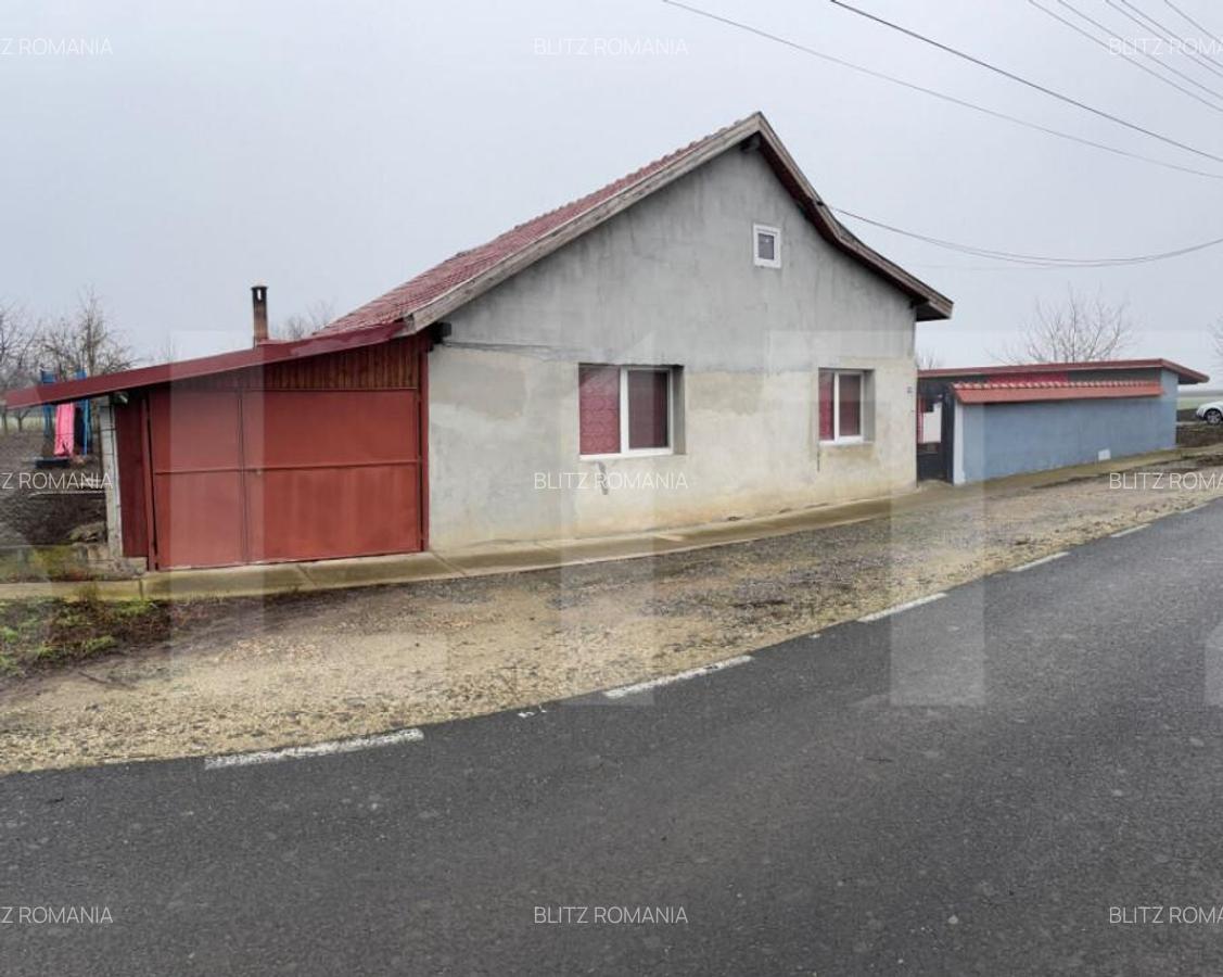 Casa in Iratosu cu teren, apa curenta, centrala termica , - 22