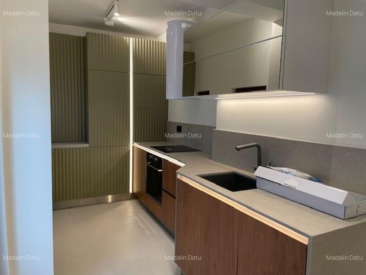 Prima Inchiriere:Str. Paris-Dorobanti Capitale,et.1 - 3