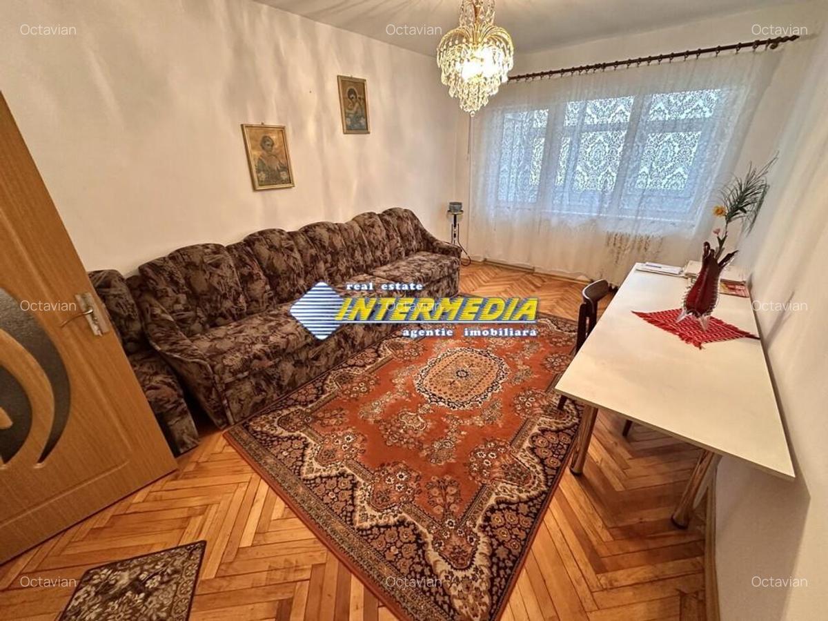 Apartament 3 camere decomandat etaj 3 Alba Iulia - 2