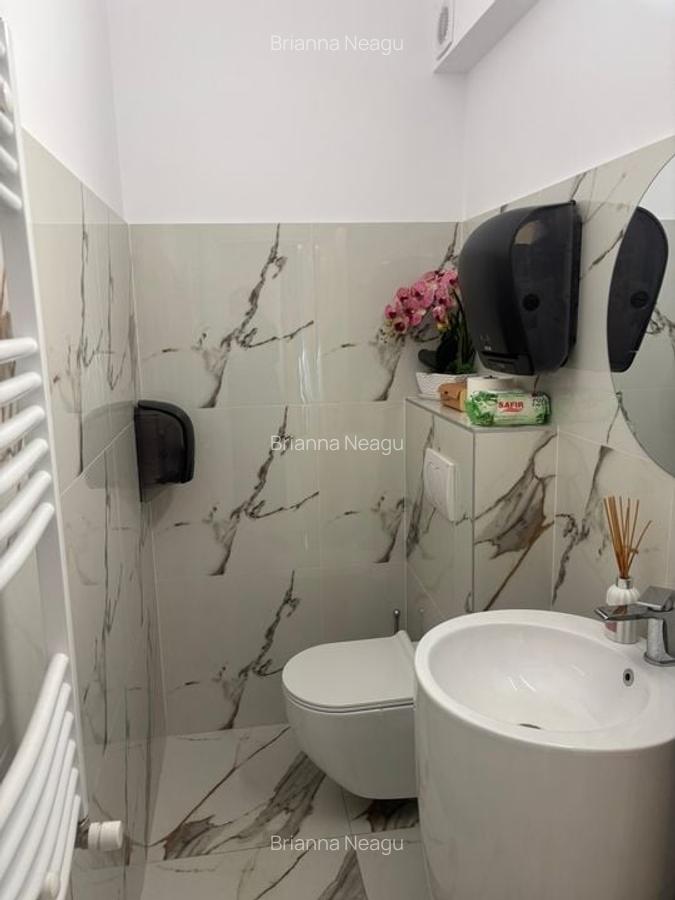 Vila de inchiriere, 6 camere // Zona Tei - 15