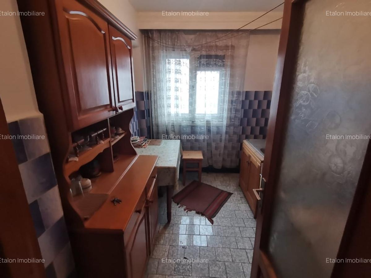 Apartament 2 camere, etaj 1, zona Gradinita Floare de Colt Piatra Neamt - 1