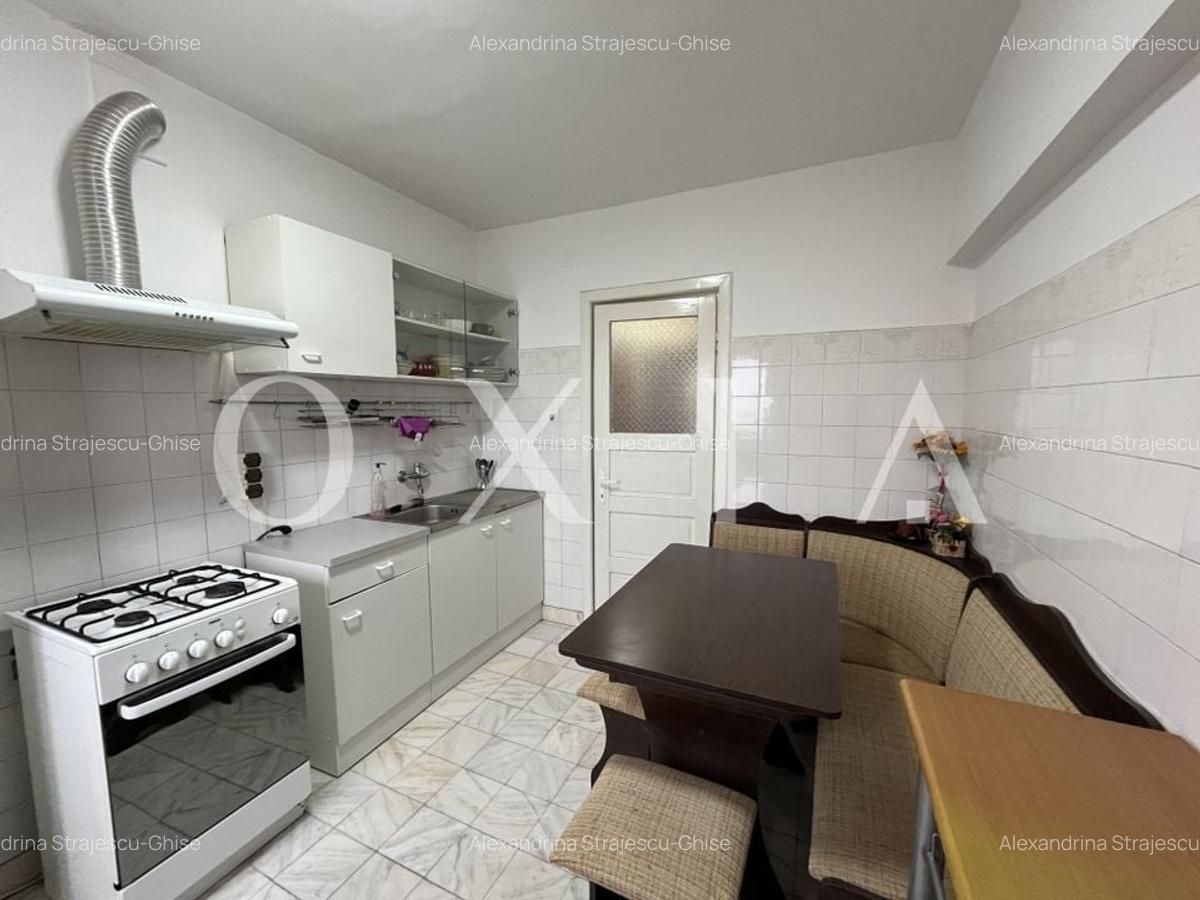 SX655 3 Camere decomandat - Etaj intermediar - 23