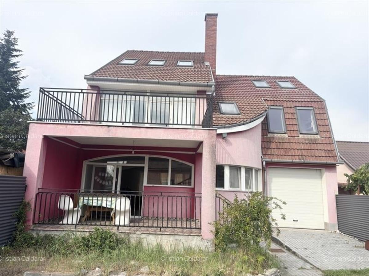Casa spatioasa si bine compartimentata in Velenta  locatie excelenta - 20