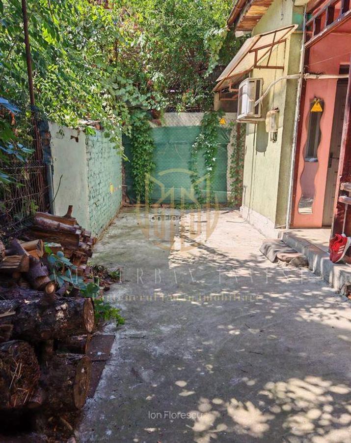 Casa singur curte Eroii Revolu?iei - 14