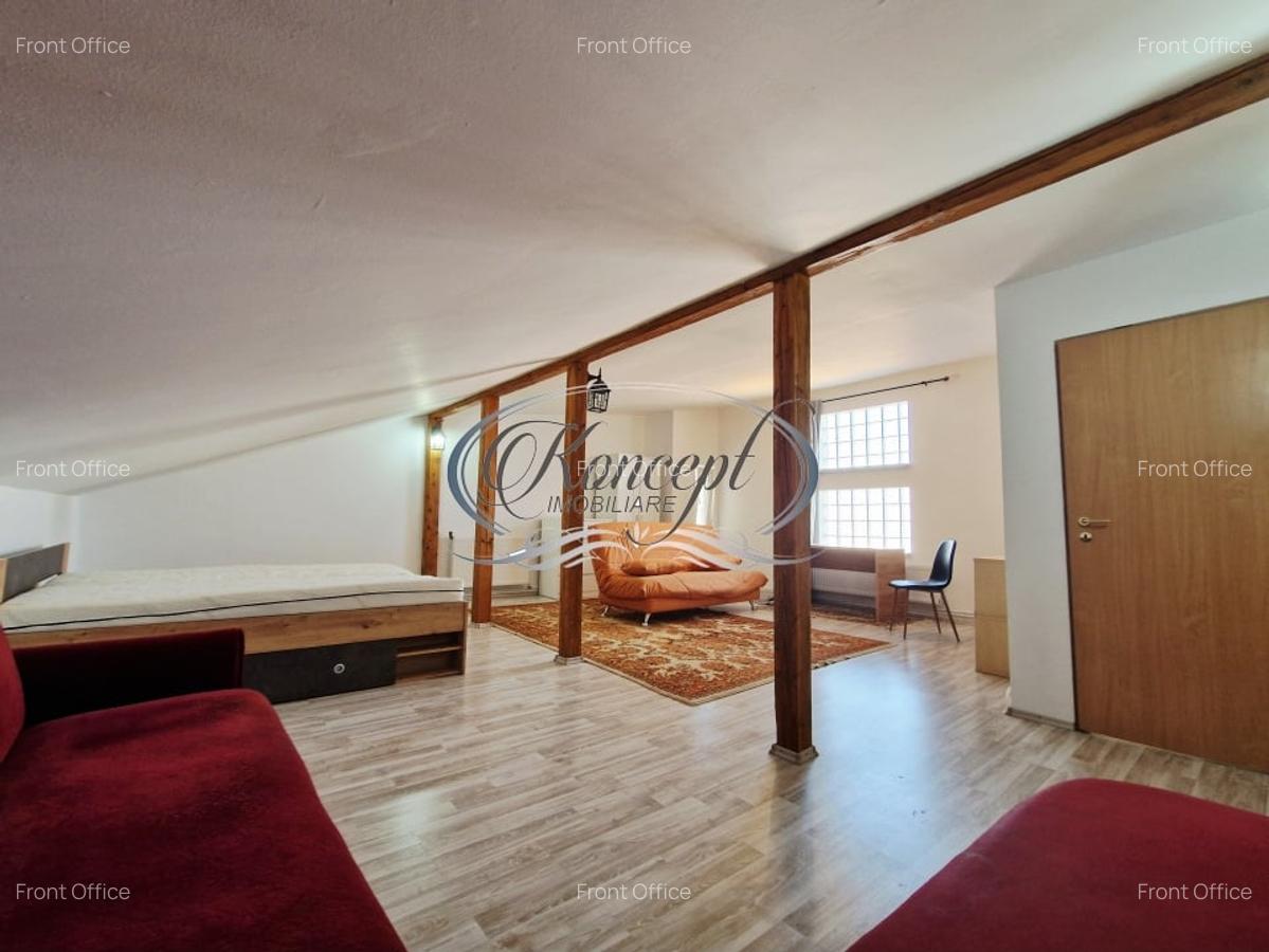 Casa moderna cu mansarda si curte comuna in zona Campului - 15