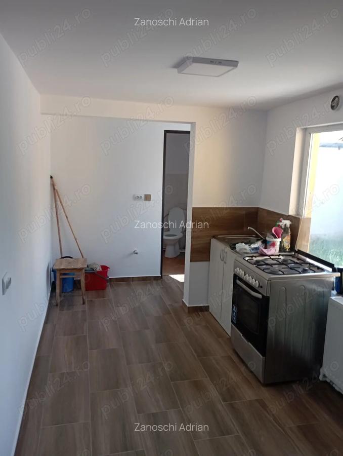 Casa de vanzare, cartier Tuguiata, renovata recent. - 8