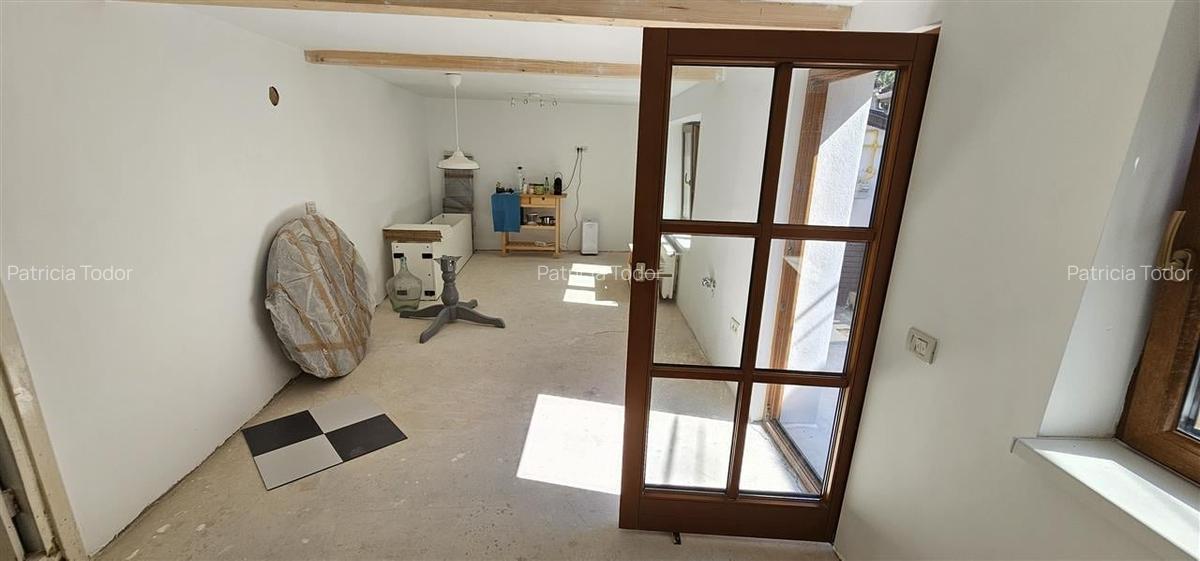 Casa cu curte si parcare in Schei - 13