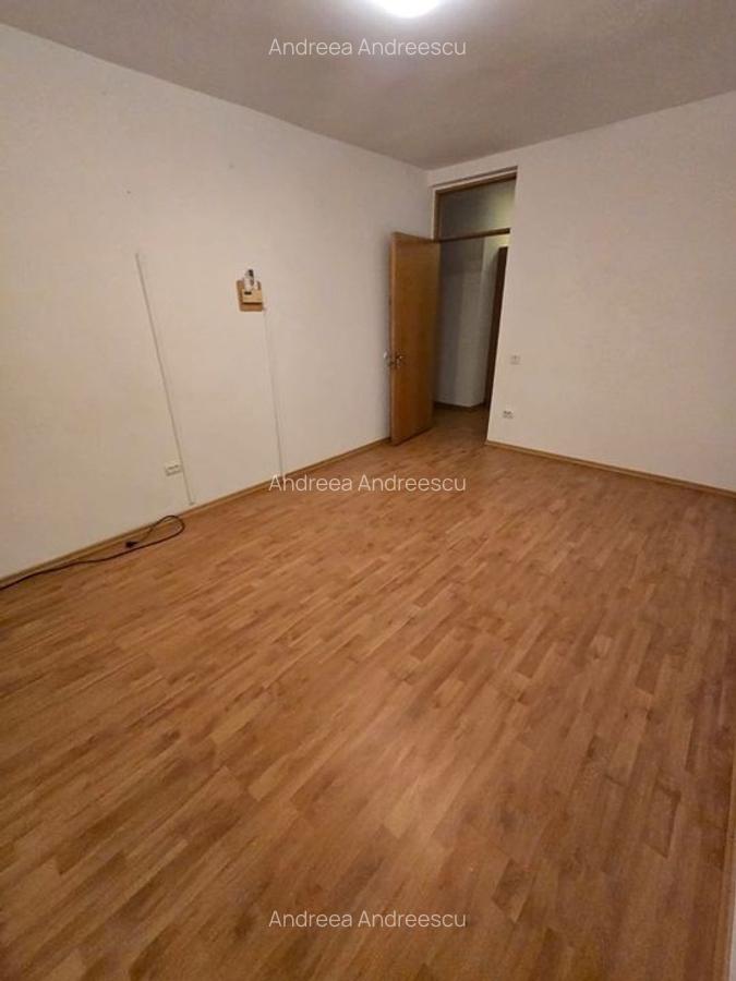 Vila P+1+M 6 camere 3 bai Sos Oltenitei - Restaurant Yvi's - 11