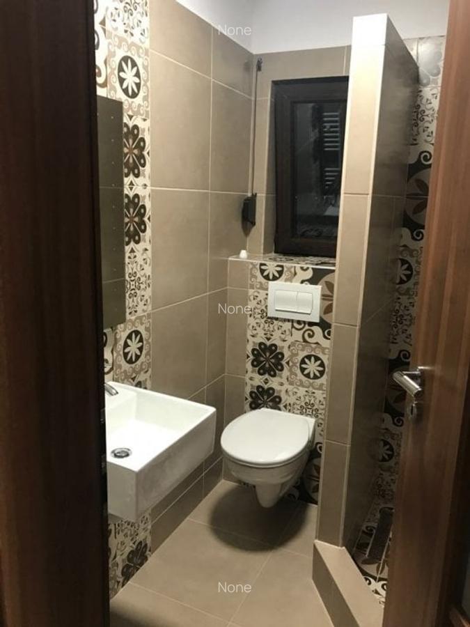 Casă cu 4 camere în Central - 3