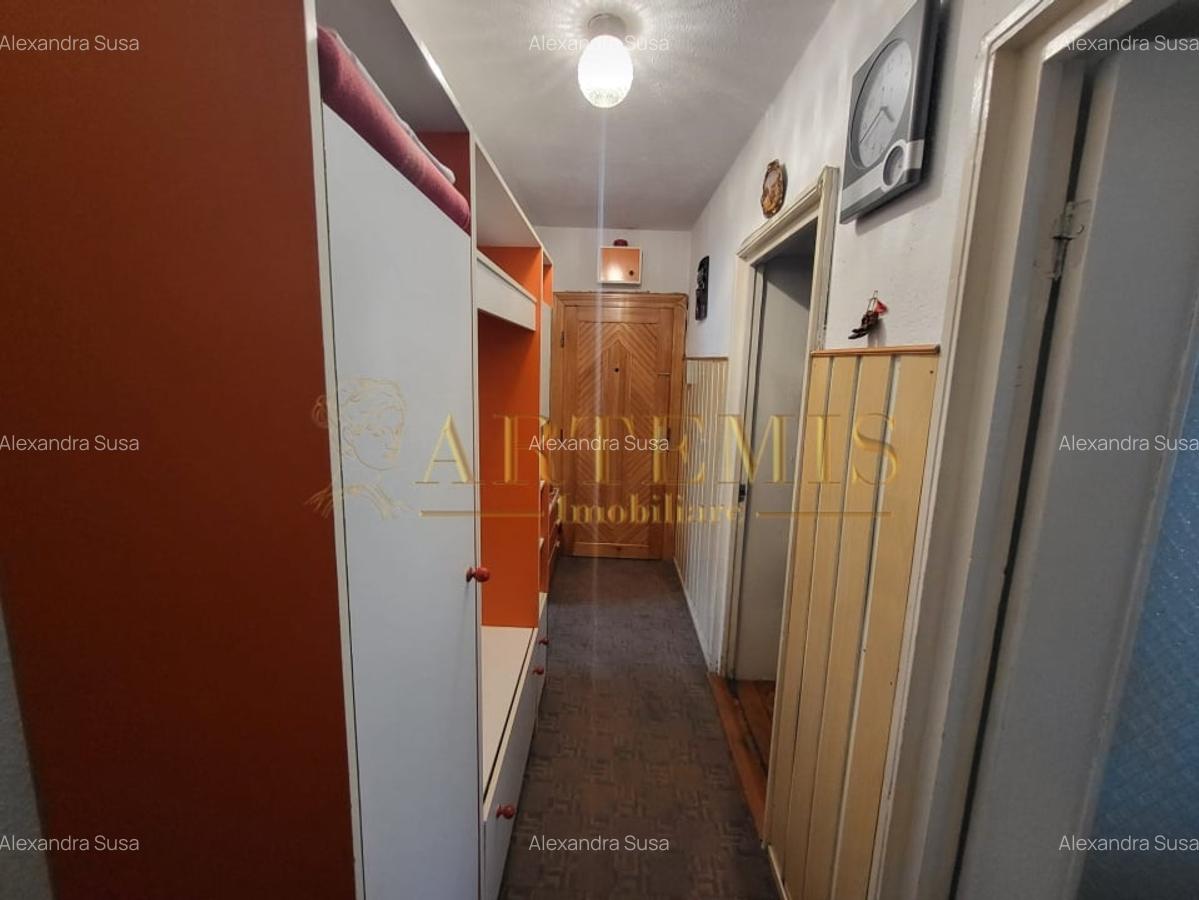 Apartament de 3 camere, decomandat, 60 mp., zona Independentei - 10