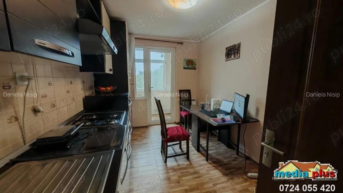 Apartament cu 3 camere decomandat de vanzare Str. Domneasca, langa Gradina Publica - 2