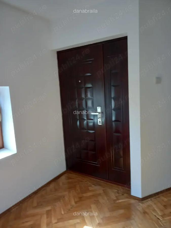 Apt 3 cam decomandate+boxa 75 mp,str Roma - 2