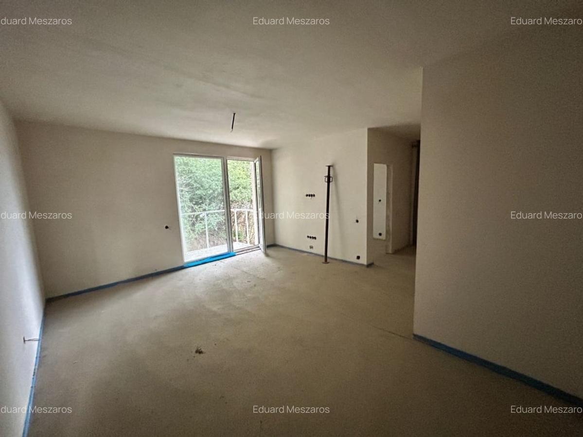 Apartament 3 camere cu parcare, 67 mp, terasa 50 mp, semifinisat, zona Teilor - 1