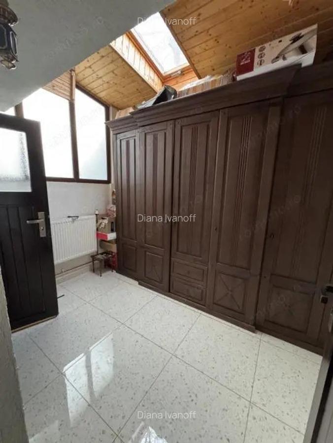 Vila tip duplex, zona Democratiei - 8