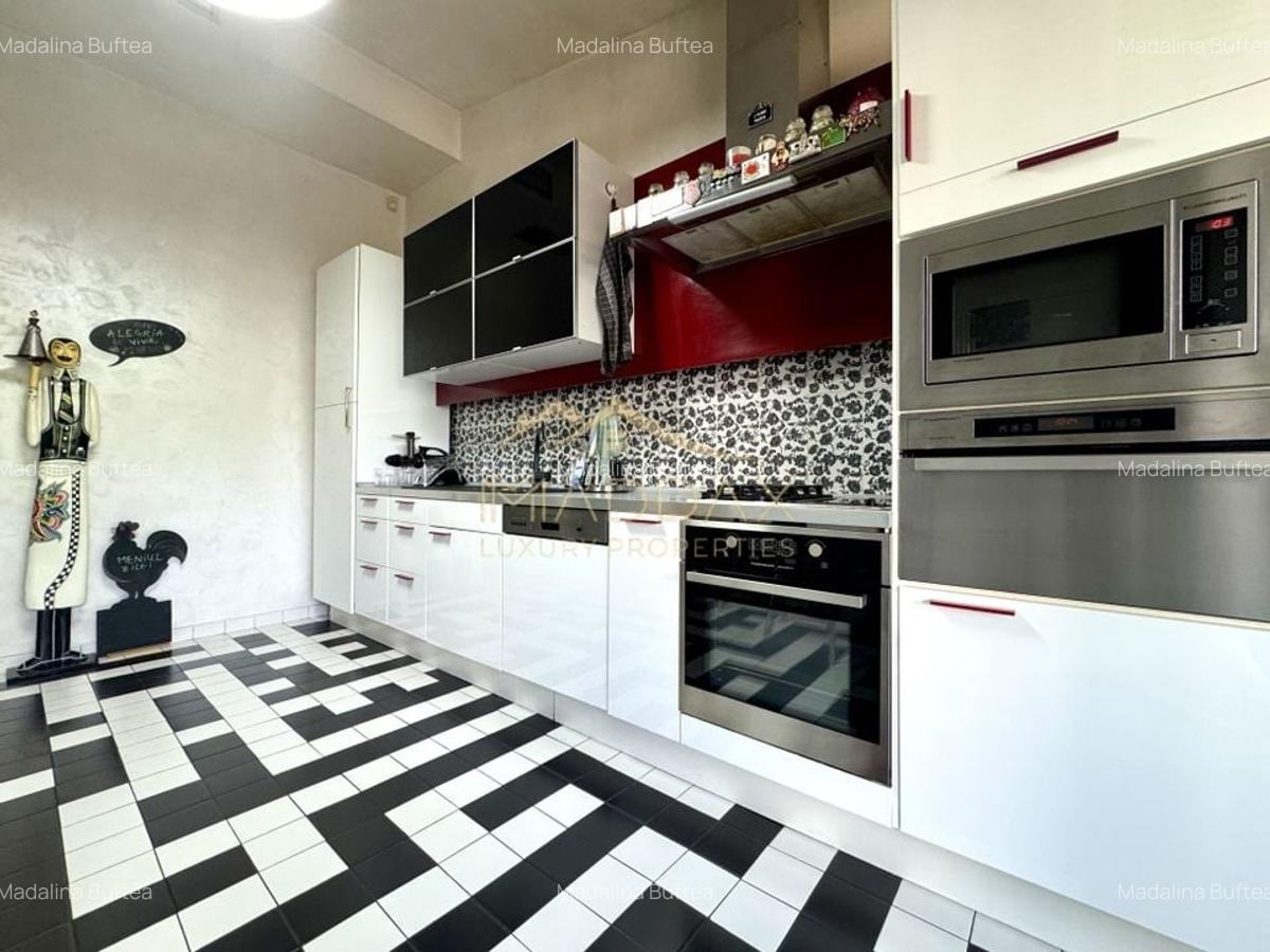 Vila cu 5 camere *344mp* + 800mp Teren // Zona Bucurestii Noi - 17