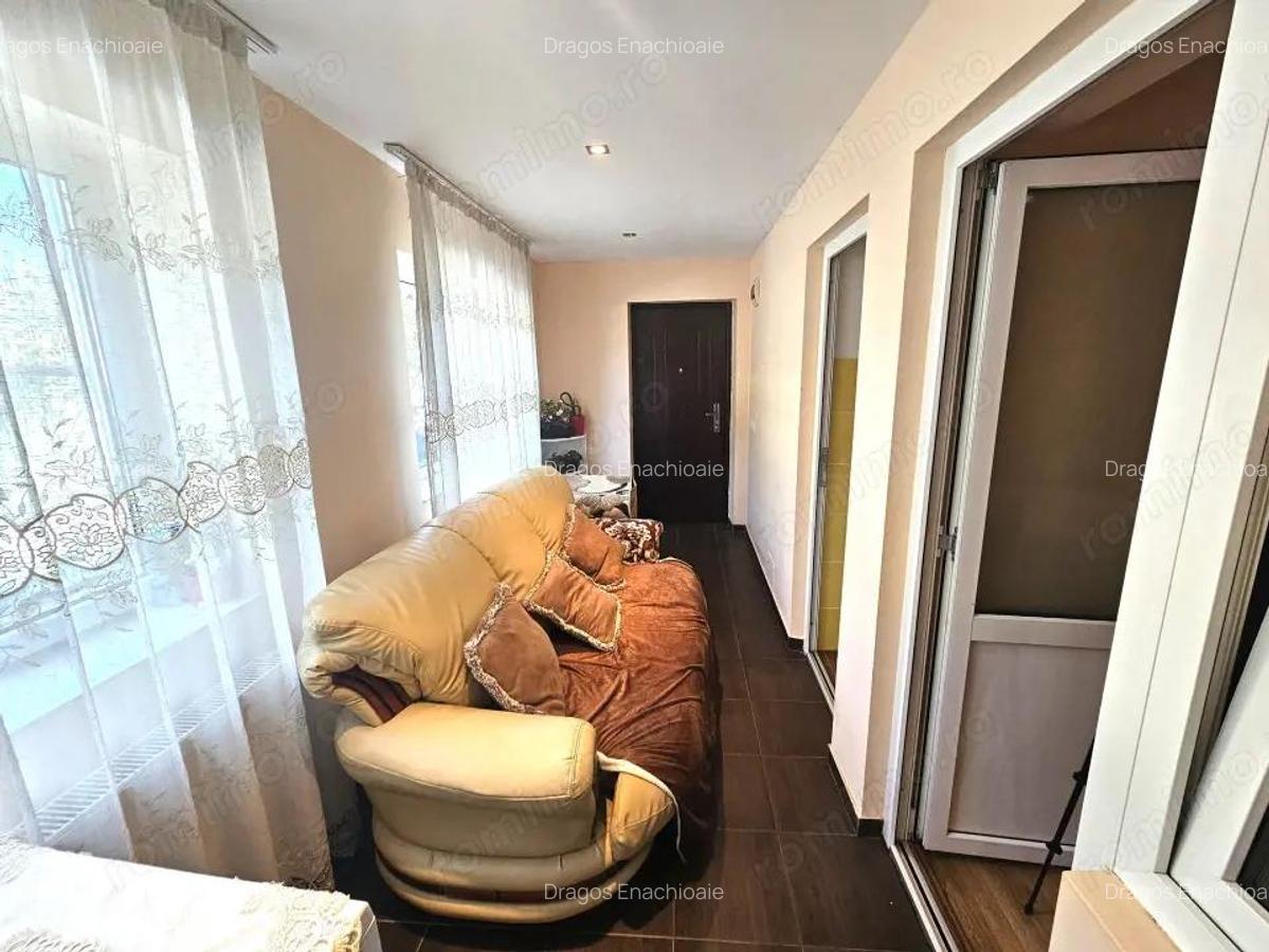 Casa cu teren la pret de apartament in Giulesti-capatul tramvaiului 11 - 13