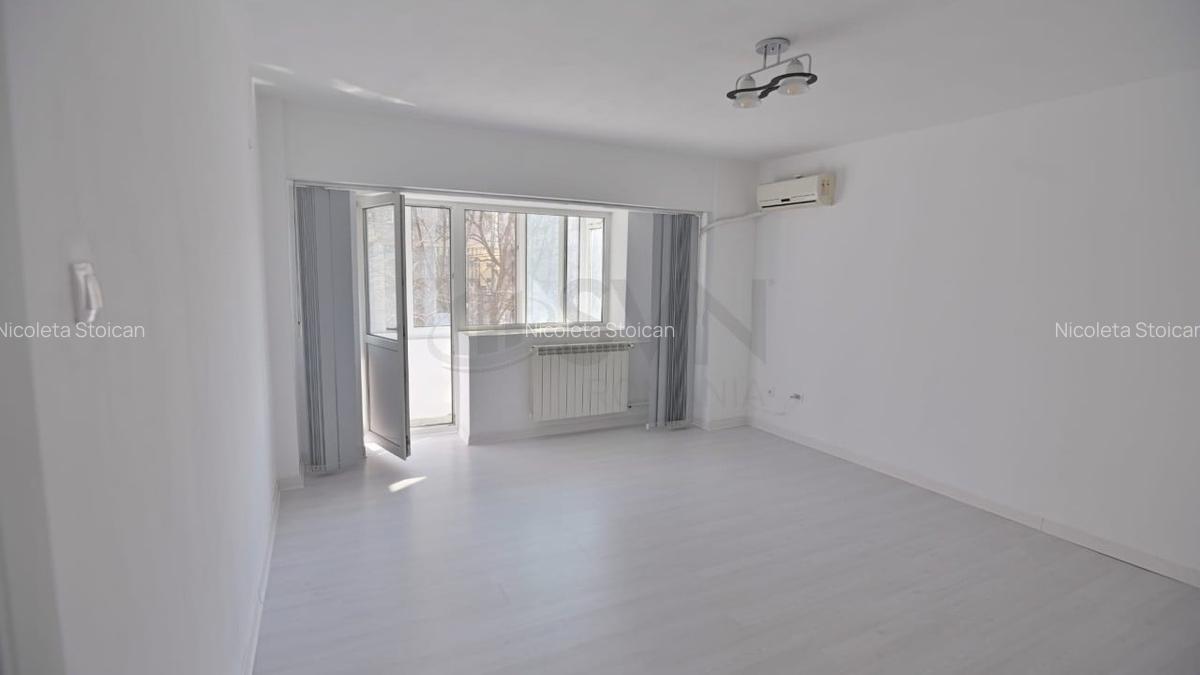 REA1023850 Apartament 2 camere cu 3 balcoane pe Bulevardul Decebal - 1