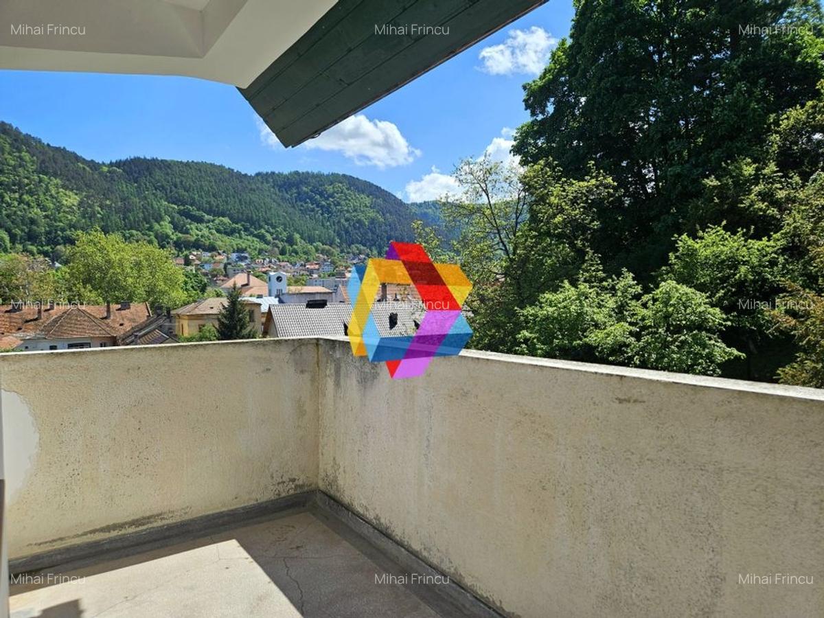 Casa deosebita cu 6 camere Central Brașov - 210 mp - 26