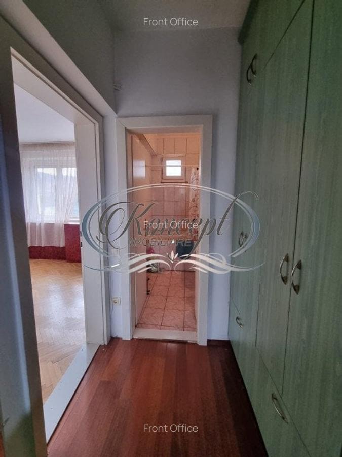 Apartament spatios pe strada Plopilor - 12