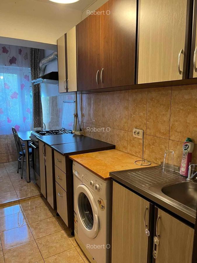 MALU ROSU garsoniera mobilata  1/4  la 280 euro/luna - 2