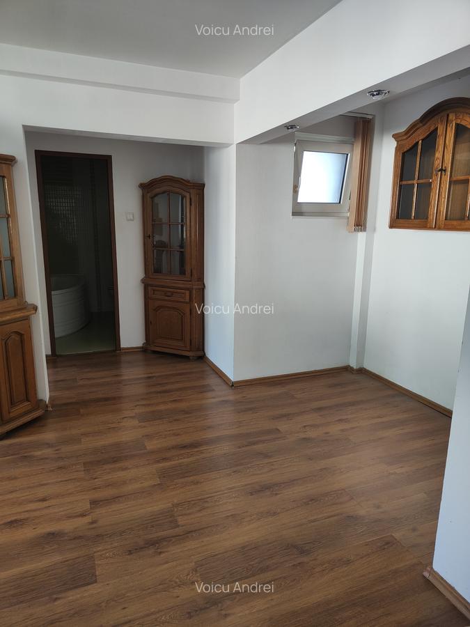 Apartament cu 3 camere decomandat în Răcădău - 8