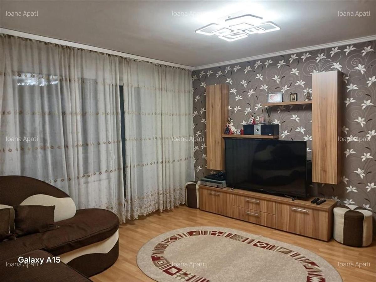 Apartament cu 4 camere decomandat în Nufărul - 1
