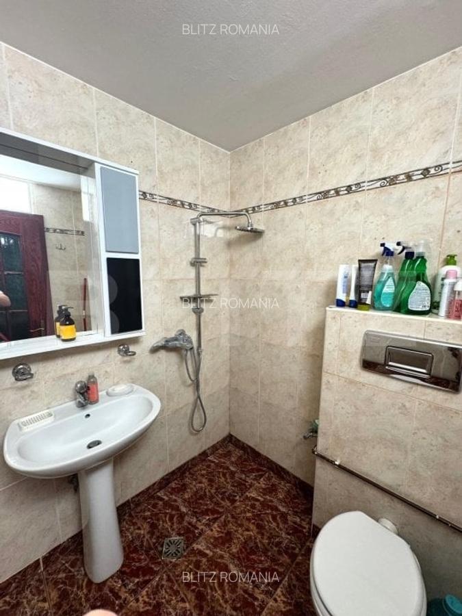 Apartament de vanzare, cu 4 camere, 83 mp,  zona Astra - 9