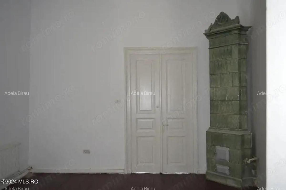 Pitesti - Targul din Vale, Birouri de inchiriat la etaj, 163 mp utili - 6