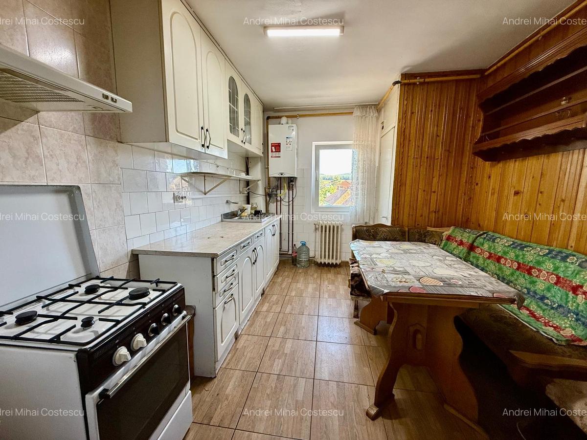 Apartament 3 camere, decomandat, situat in Floresti, zona Lidl - 2