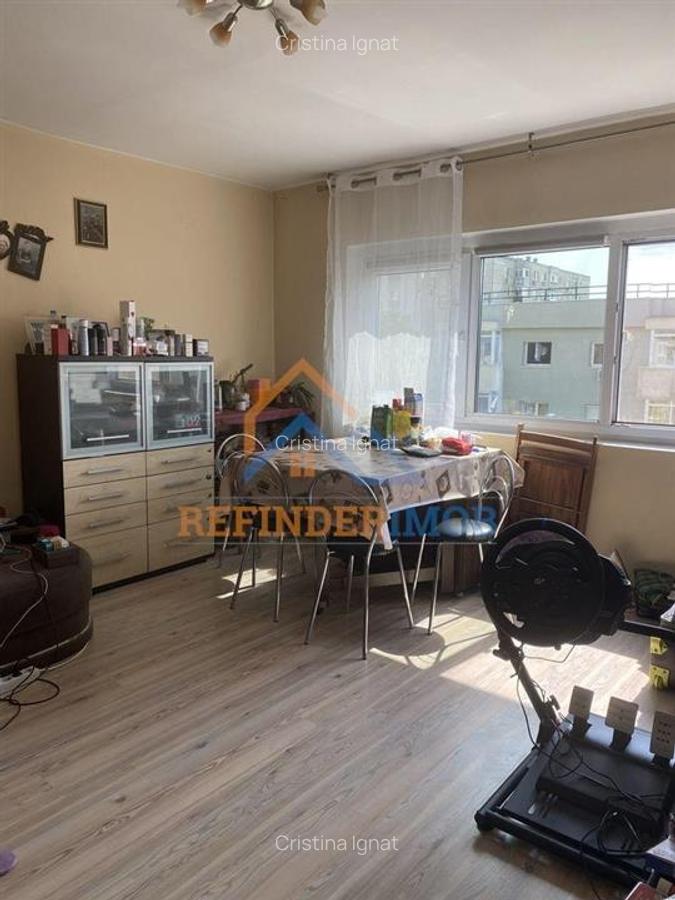 Apartament de vanzare, 3 camere, zona Fizicienilor - 10