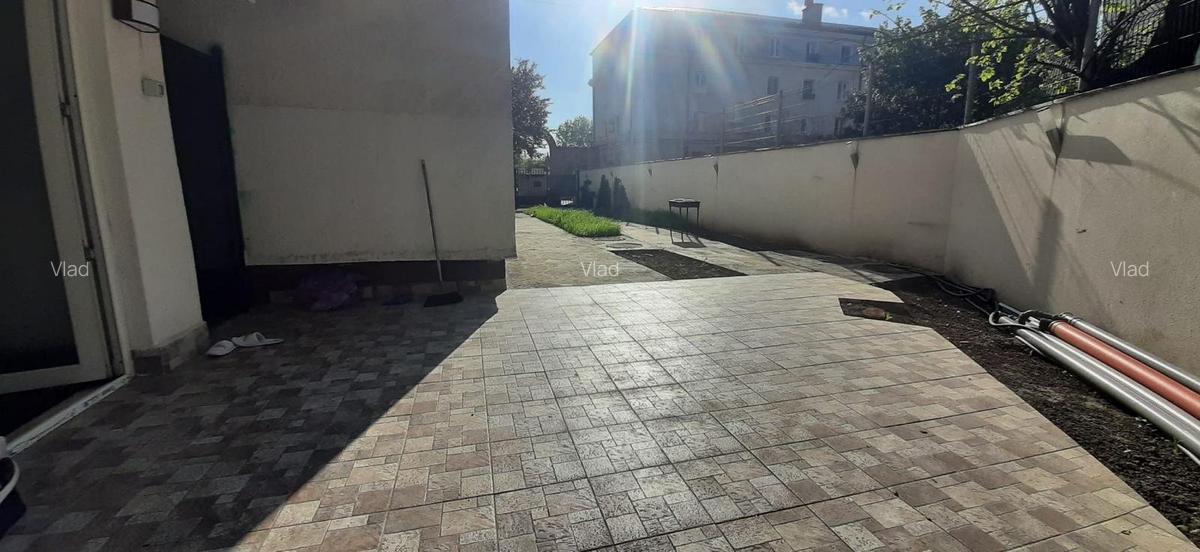 De vânzare — Casă singur în curte, 150 mp construiți + terasă, 2-3 camere, - 6