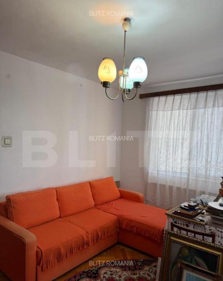 Apartament 3 camere decomandat- Piata 1 Mai - 2