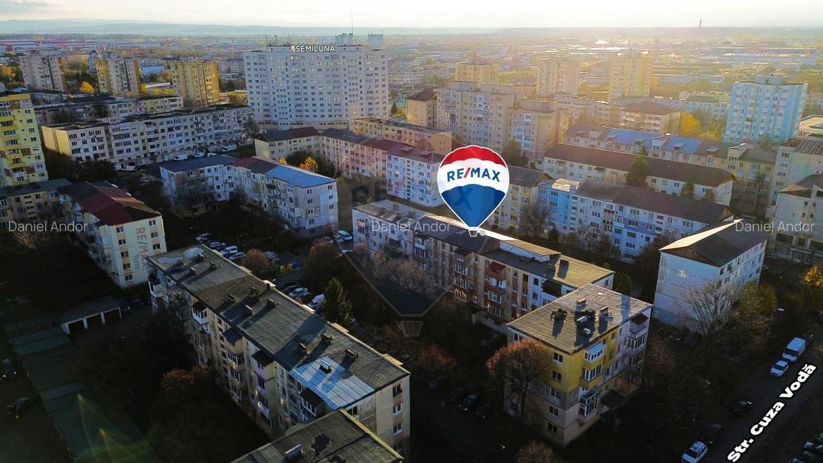 Apartament decomandat cu 2 camere de vanzare str. Cuza Voda - 2