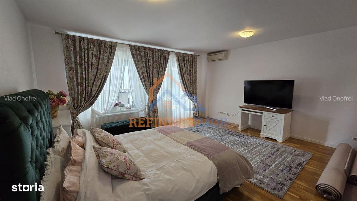 1 Camera, Dristor, 2012 - 3 1 Camera, Dristor, 2012 - 3