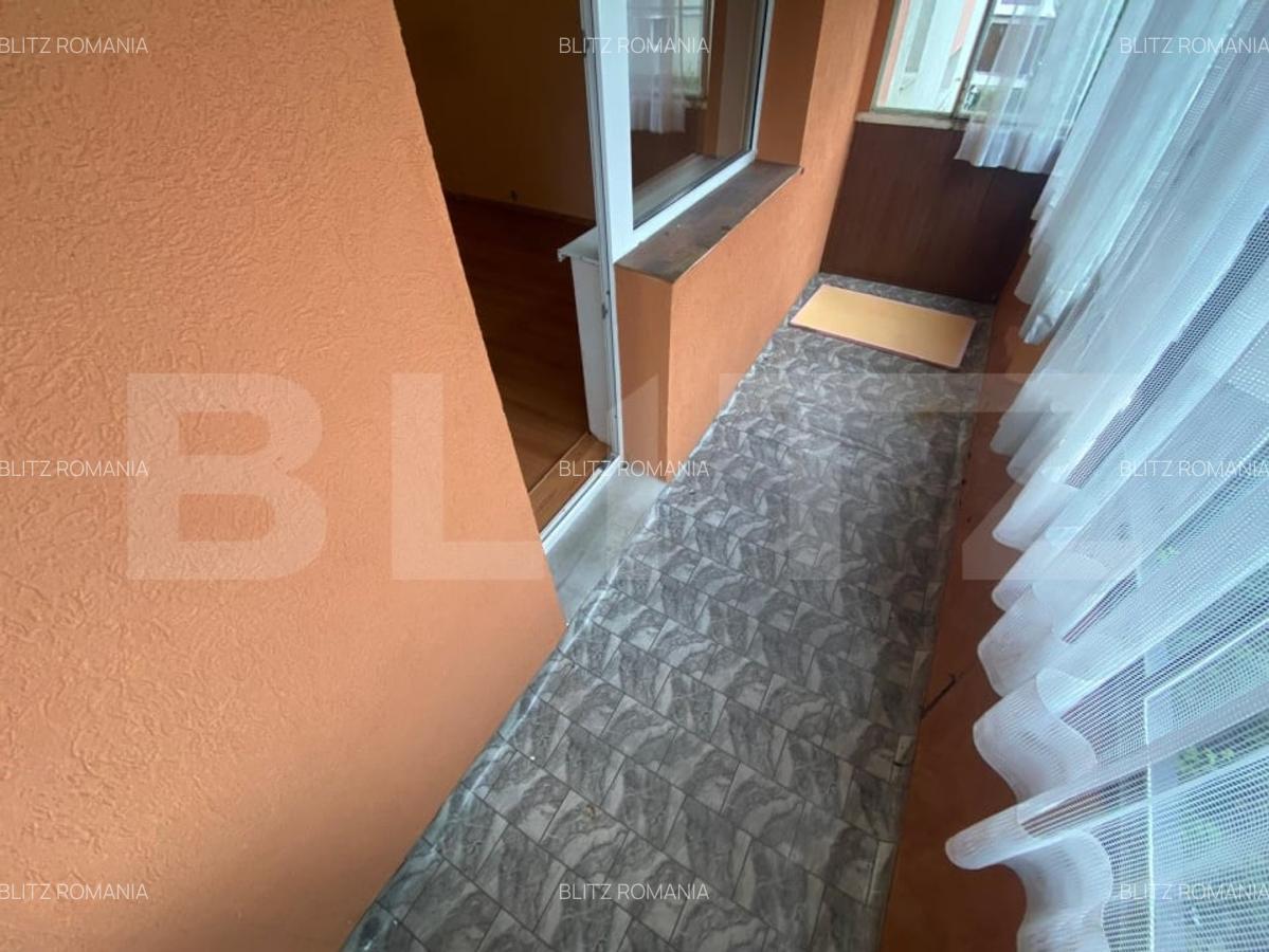 Apartament cu 4 camere, decomandat, 78 mp, 2 bai, et intermediar, Dambul Rotund - 5 Apartament cu 4 camere, decomandat, 78 mp, 2 bai, et intermediar, Dambul Rotund - 5